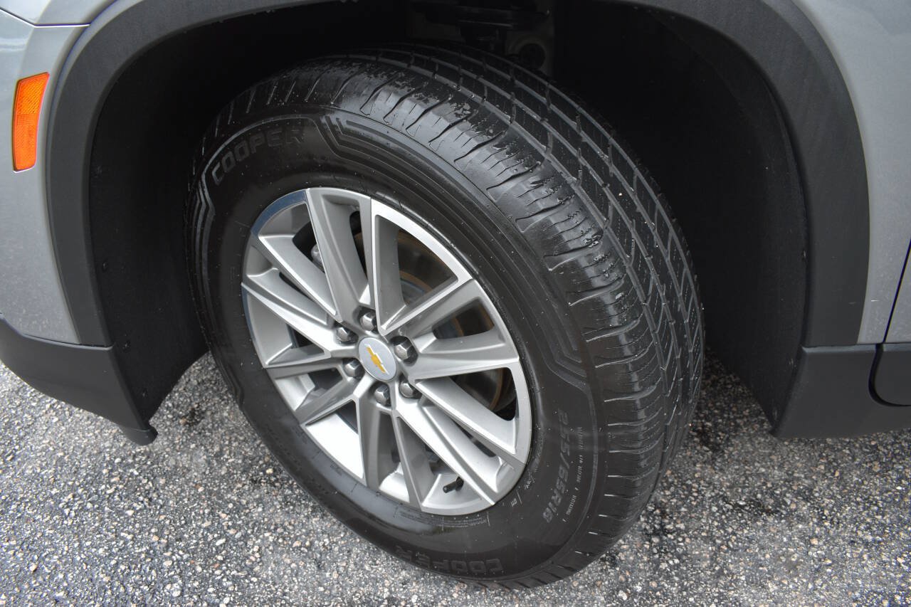 Used 2023 Chevrolet Traverse LT w/ LPO, Cargo Package AWD/4WD image 45