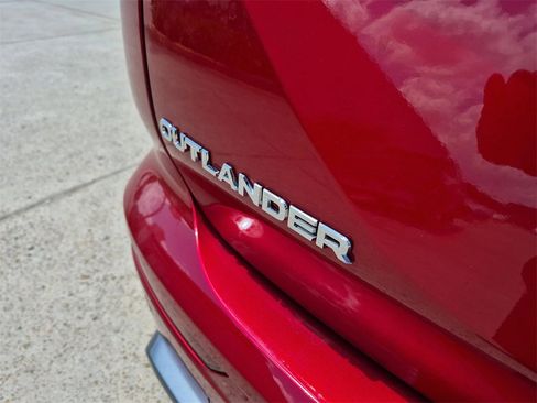 New 2025 Mitsubishi Outlander SEL image 31