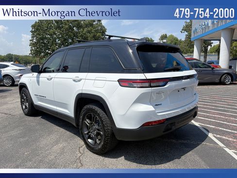 Used 2024 Jeep Grand Cherokee Trailhawk w/ Advanced Protech Group II AWD/4WD image 8