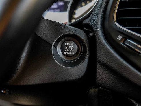 Used 2018 Jeep Compass Latitude w/ Cold Weather Group image 20