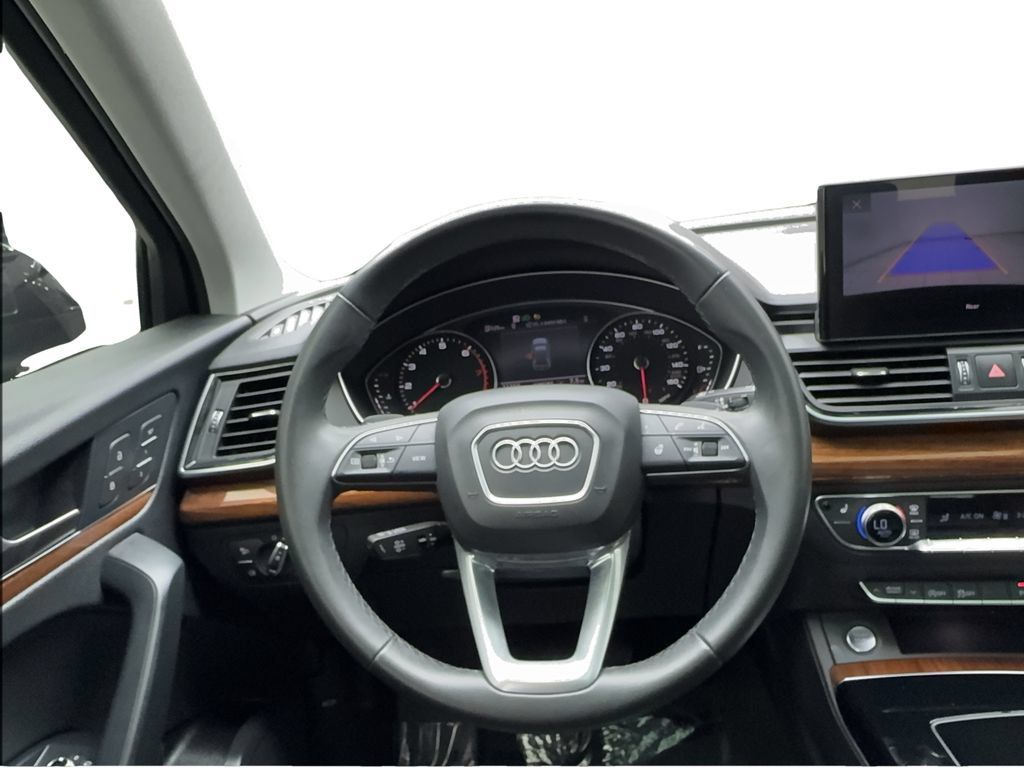 Used 2023 Audi Q5 2.0T Premium w/ Convenience Package AWD/4WD image 39