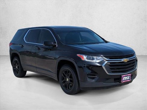 Used 2018 Chevrolet Traverse LS image 3