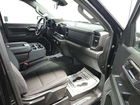 Used 2023 Chevrolet Silverado 1500 RST AWD/4WD image 15
