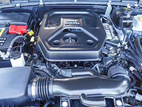 Used 2023 Jeep Wrangler Unlimited AWD/4WD image 26