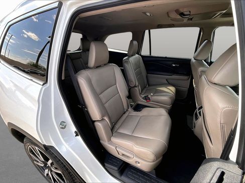 Used 2019 Honda Pilot Touring image 28
