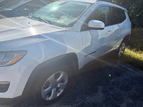Used 2018 Jeep Compass Latitude w/ Popular Equipment Group AWD/4WD image 5