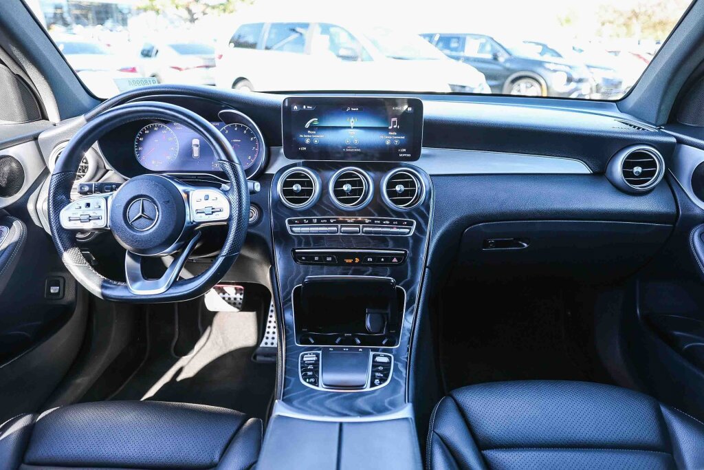 Used 2022 Mercedes-Benz GLC 300 4MATIC image 2