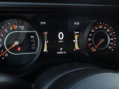 Used 2026 Jeep Gladiator Mojave AWD/4WD image 32