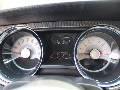 Used 2011 Ford Mustang GT Premium RWD image 23