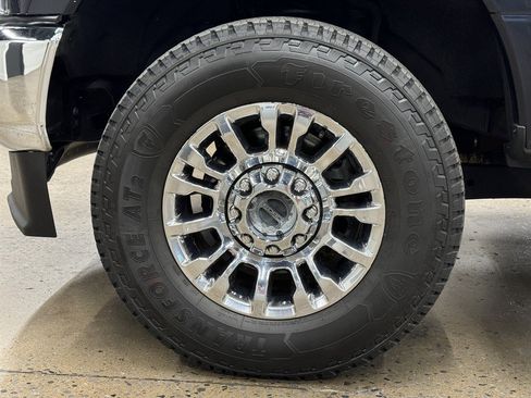 Used 2022 Ford F350 XLT w/ XLT Premium Package AWD/4WD image 6