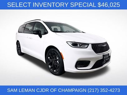 New 2026 Chrysler Pacifica Limited w/ S Appearance Package