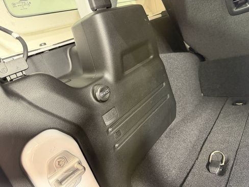 Used 2023 Jeep Wrangler Unlimited Sahara AWD/4WD image 14