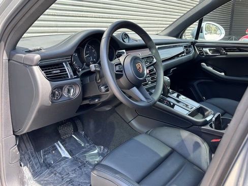 Certified 2026 Porsche Macan image 4