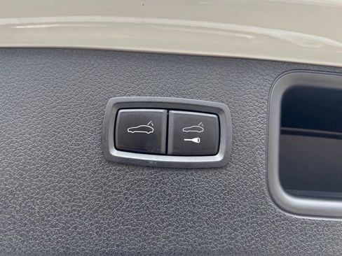 Certified 2023 Porsche Macan AWD/4WD image 12