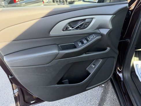 Used 2022 Chevrolet Traverse LT image 22