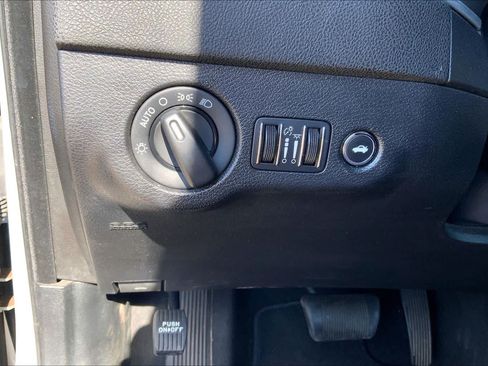 Used 2022 Dodge Charger SXT RWD image 30