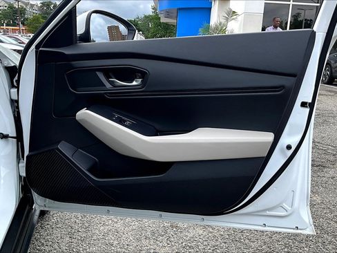 Used 2023 Honda Accord EX image 19