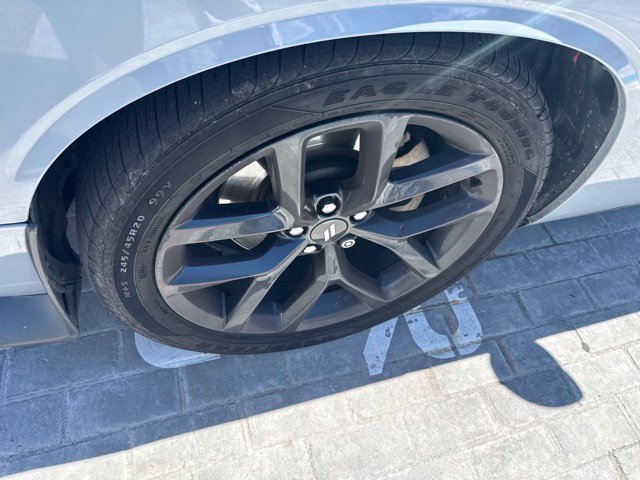 Used 2022 Dodge Challenger R/T w/ Driver Convenience Group RWD image 4