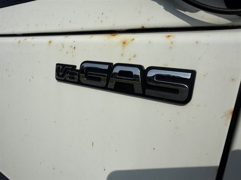 Used 2019 Isuzu NPR RWD image 2