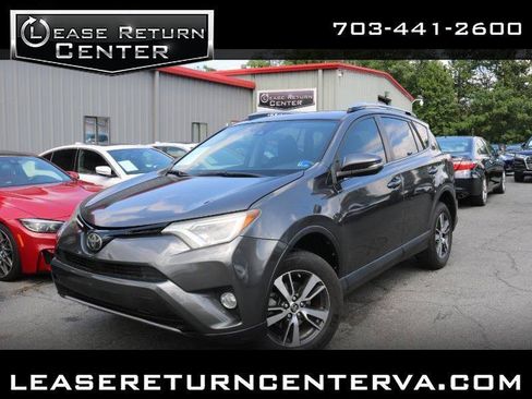 Used 2018 Toyota RAV4 XLE FWD image 1