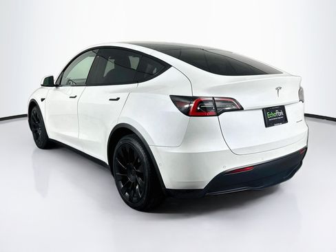 Used 2021 Tesla Model Y Long Range AWD/4WD image 5
