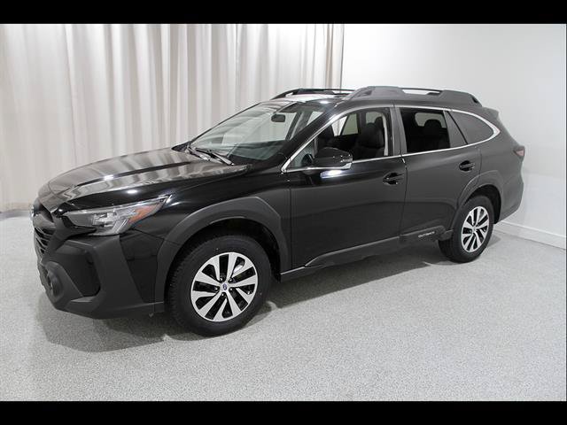 Used 2024 Subaru Outback Premium AWD/4WD image 3