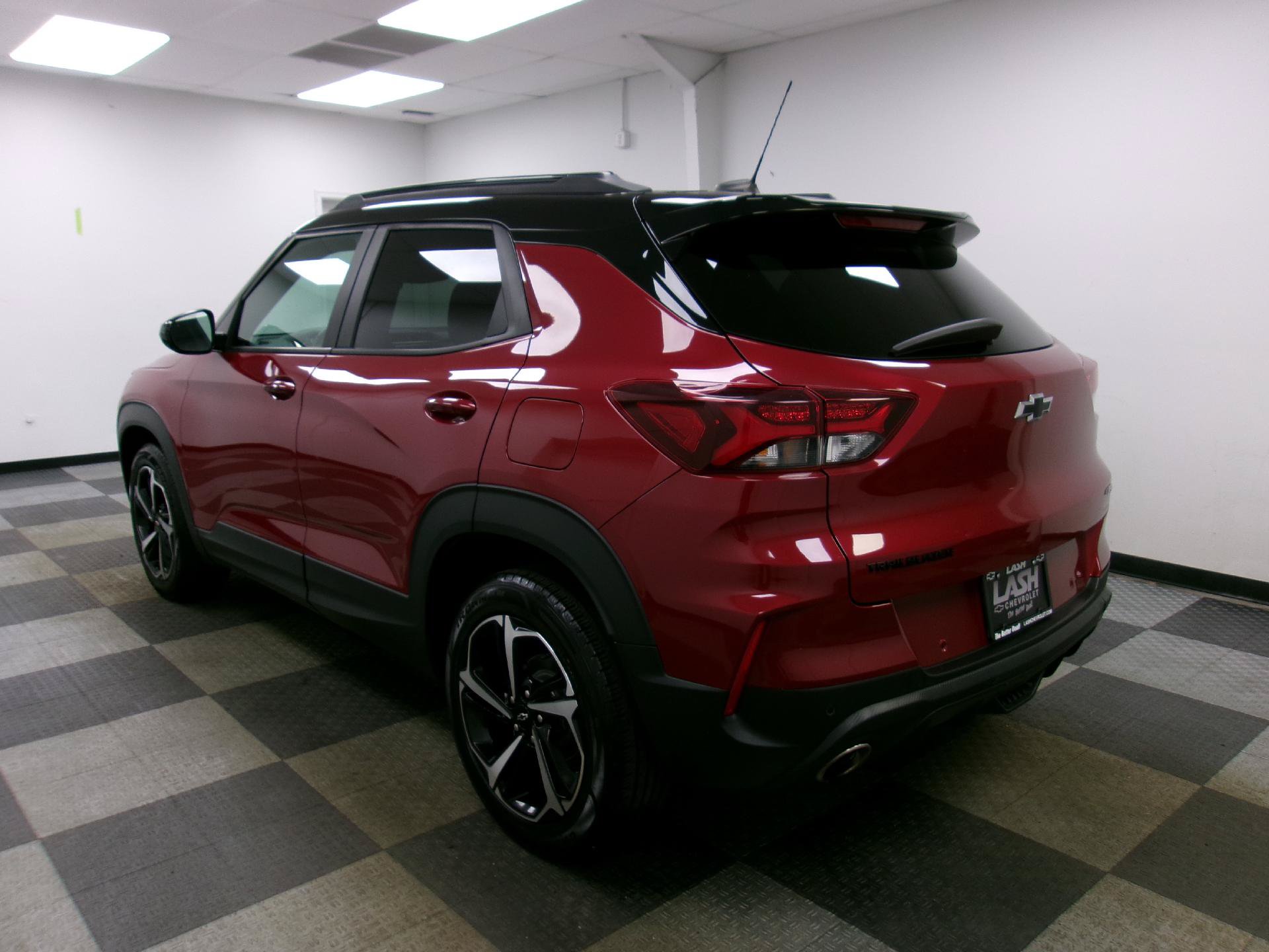 Used 2021 Chevrolet TrailBlazer RS w/ Convenience Package FWD image 2