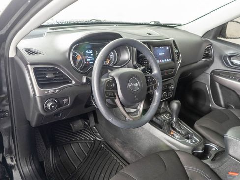Used 2019 Jeep Cherokee Latitude w/ Popular Appearance Group image 13