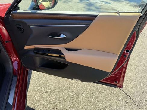 Used 2025 Lexus ES 350 Premium w/ Premium Package image 17