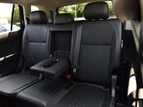 Certified 2023 Volkswagen Tiguan SE w/ Panoramic Sunroof Package FWD image 22