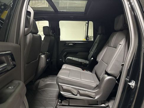 New 2026 Chevrolet Suburban RST w/ Comfort Package AWD/4WD image 24