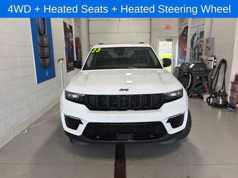 Used 2023 Jeep Grand Cherokee Limited w/ Luxury Tech Group II AWD/4WD image 3
