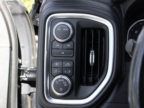 Used 2021 GMC Sierra 3500 SLE w/ SLE Value Package image 17