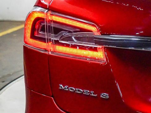 Used 2016 Tesla Model S 90D image 11