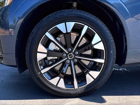 Used 2026 Volvo XC60 T8 Plus w/ Protection Package Premier AWD/4WD image 12