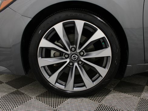 Used 2019 Nissan Maxima Platinum w/ Sport Mat Group FWD image 38