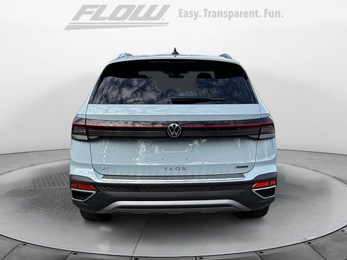 New 2026 Volkswagen Taos SE image 6