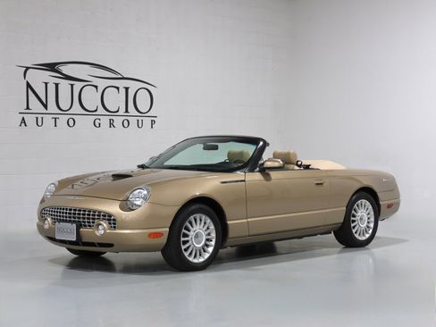 Used 2005 Ford Thunderbird image 43
