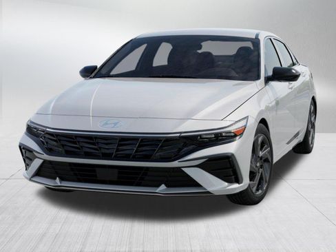 New 2026 Hyundai Elantra SEL Sport FWD image 6