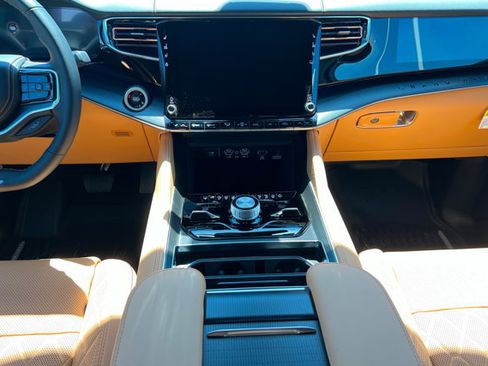 New 2026 Jeep Grand Wagoneer Summit AWD/4WD image 13