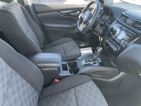 Used 2017 Nissan Rogue Sport SV image 11