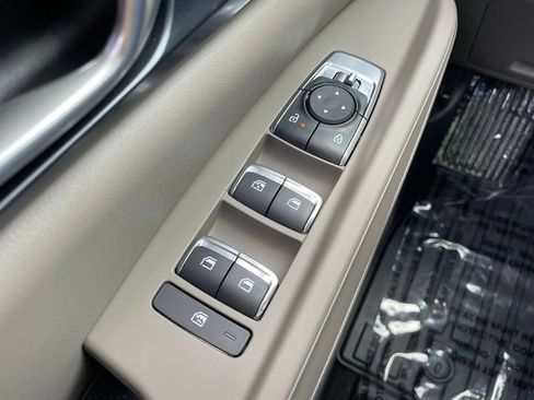 New 2026 Kia Carnival FWD image 25