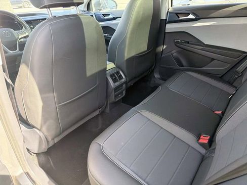 Certified 2024 Volkswagen Taos SE w/ Panoramic Sunroof Package FWD image 21