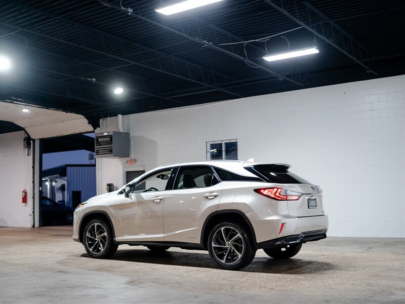 Used 2018 Lexus RX 450h AWD w/ Luxury Package image 11