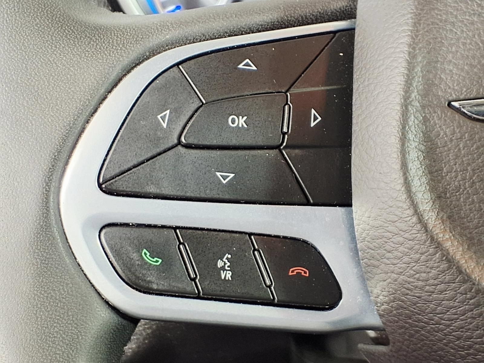 Used 2023 Chrysler 300 Touring RWD image 16