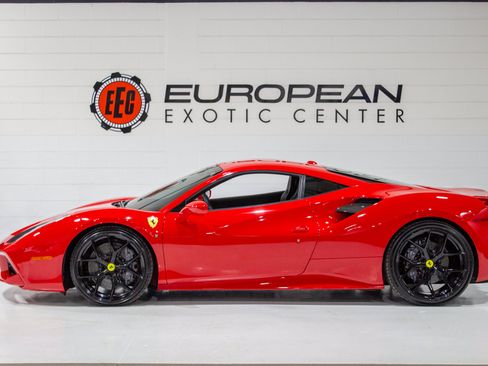 Used 2018 Ferrari 488 GTB RWD image 28
