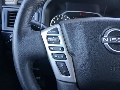 Used 2024 Nissan Titan SV w/ SV Convenience Package image 11