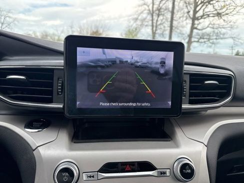 Used 2023 Ford Explorer XLT w/ Equipment Group 202A image 22