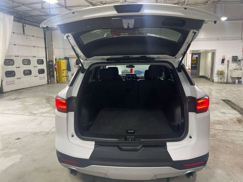 Used 2025 Chevrolet Blazer LT AWD/4WD image 23