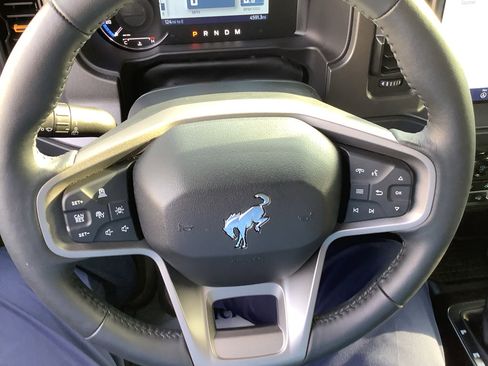 Used 2024 Ford Bronco Badlands image 15